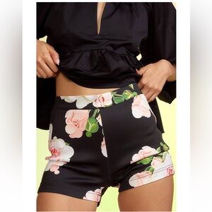 NWT Cynthia Rowley Bonded Floral Shorts‎